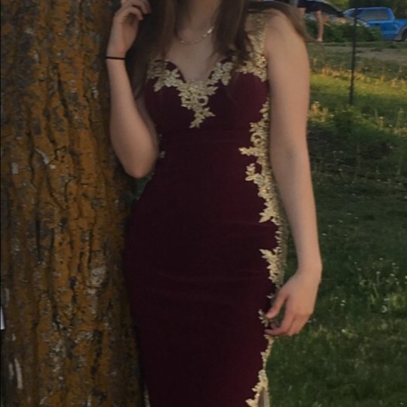 Meet your Posher, Lucia - Picture 2 of 2